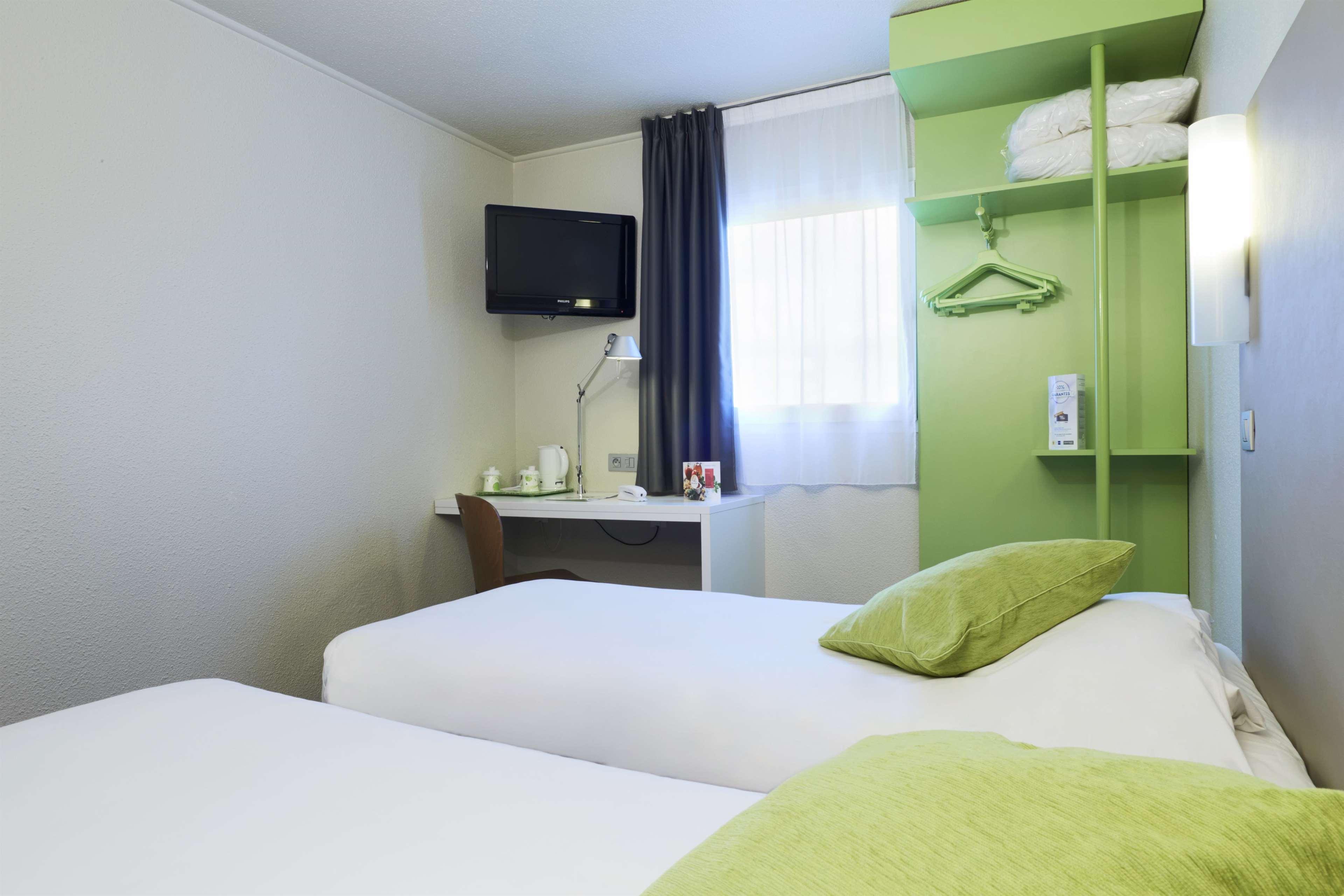 Campanile Argenteuil Hotel Bagian luar foto