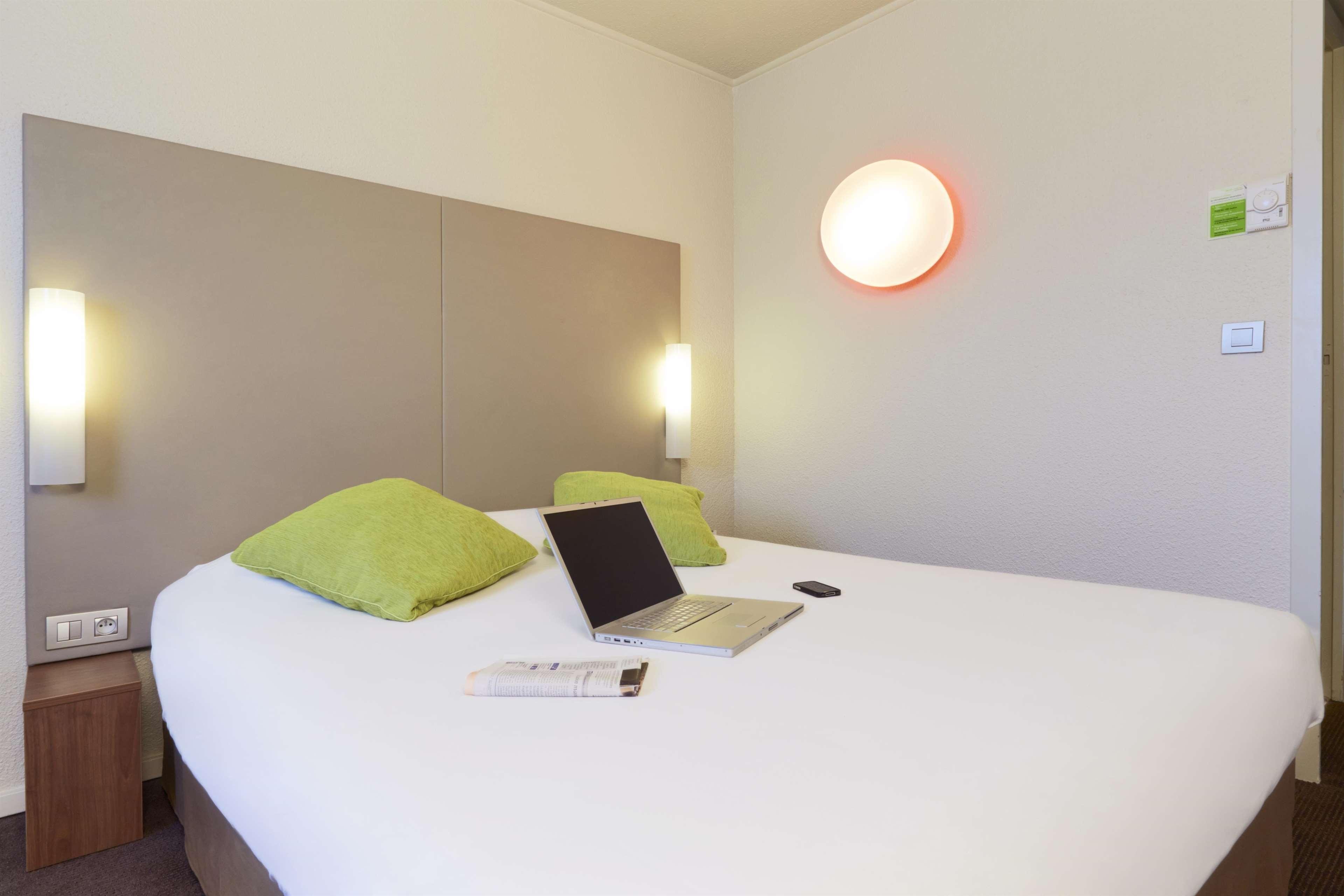 Campanile Argenteuil Hotel Bagian luar foto