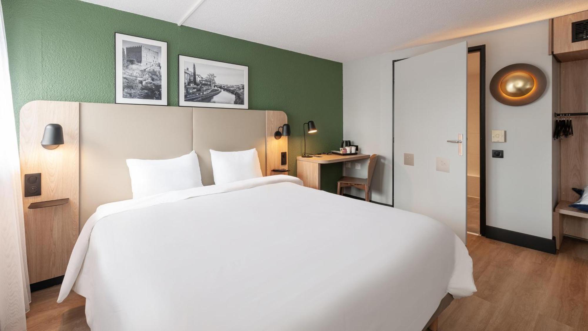 Campanile Argenteuil Hotel Bagian luar foto